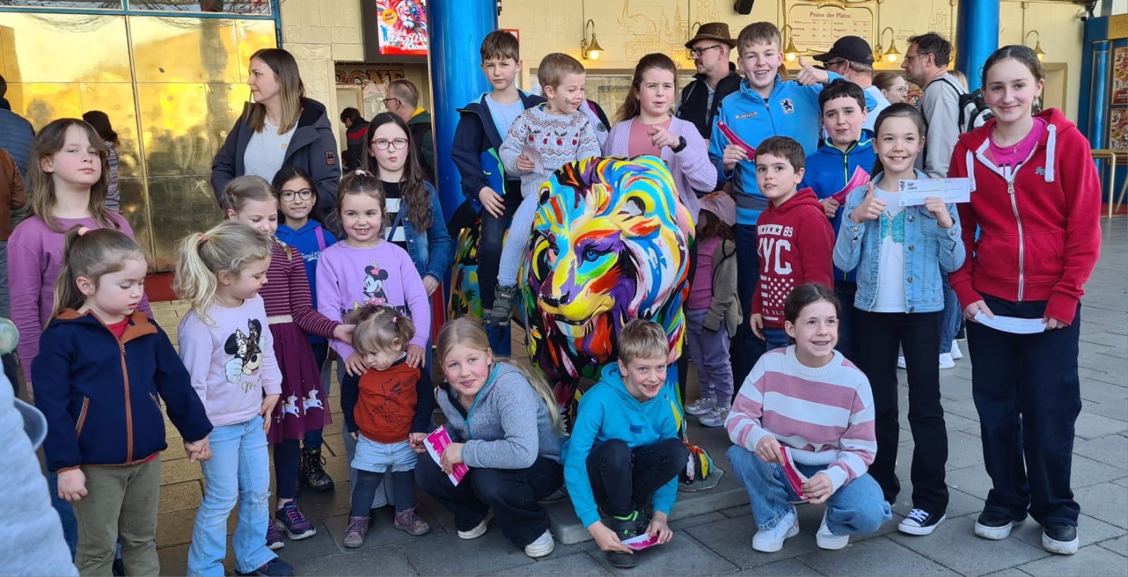 Trachtenjugend im Circus Krone